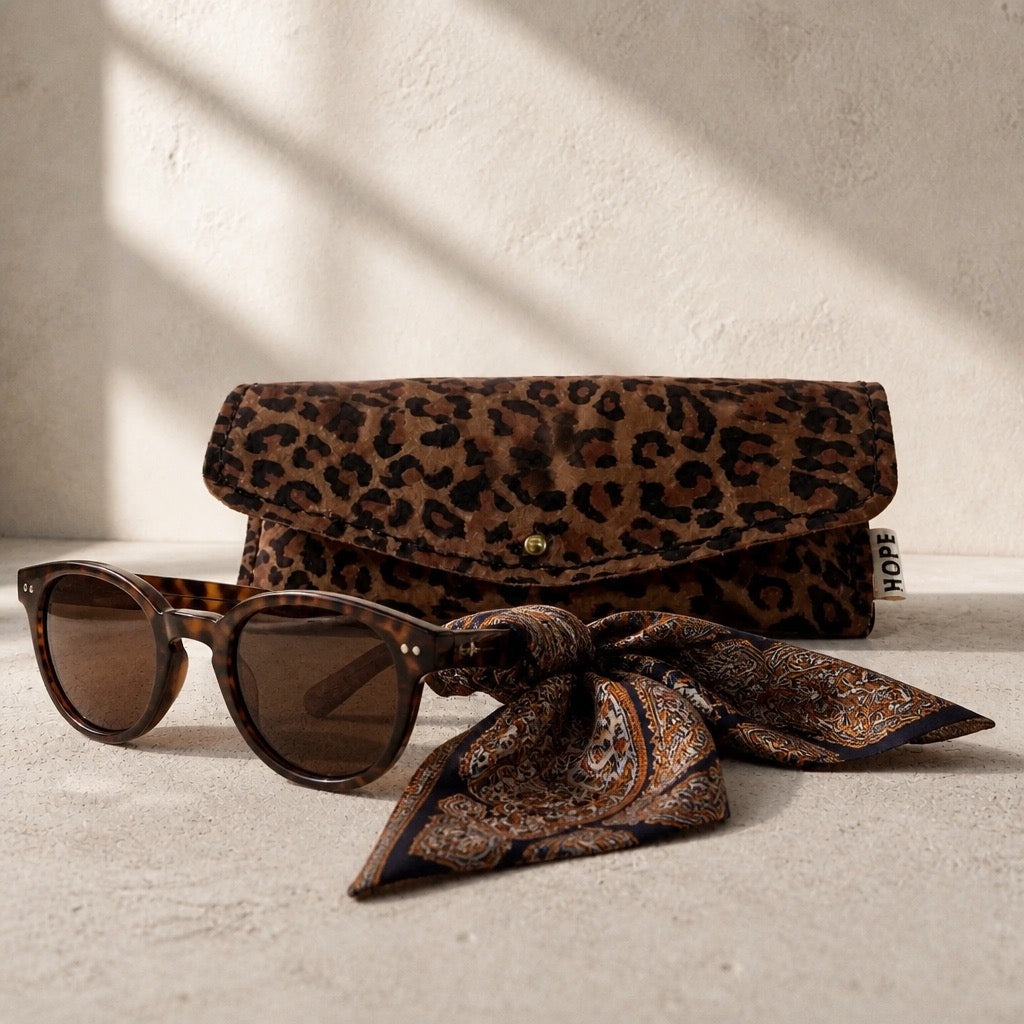 "Asia meets Africa" Sunglasses Pouch leopard