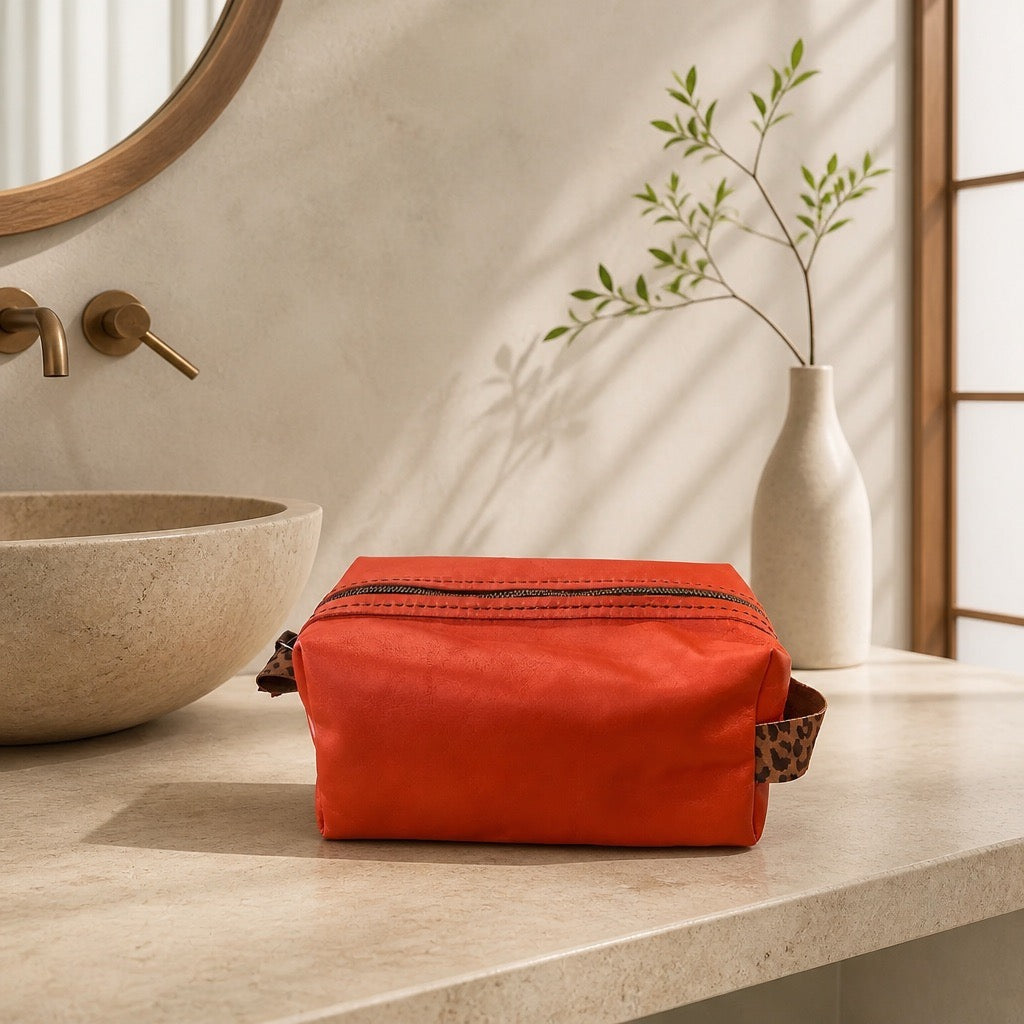 "Asia meets Africa" Toiletry Bag coral / leopard