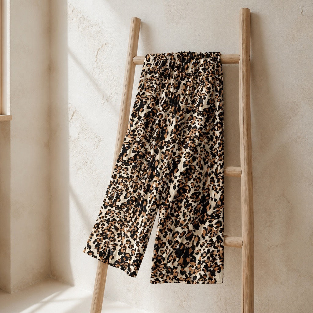 "Asia meets Africa" Wide-Leg Pants leopard print